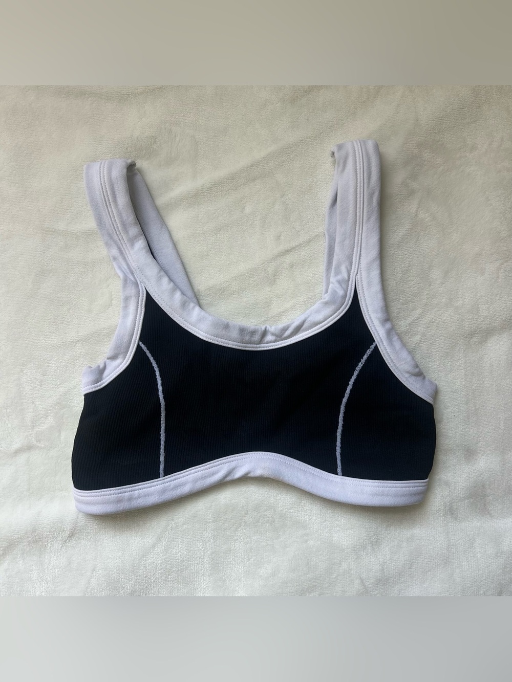 Victoria’s Secret PINK Seamless Sports Bra – Black & White – Size Small